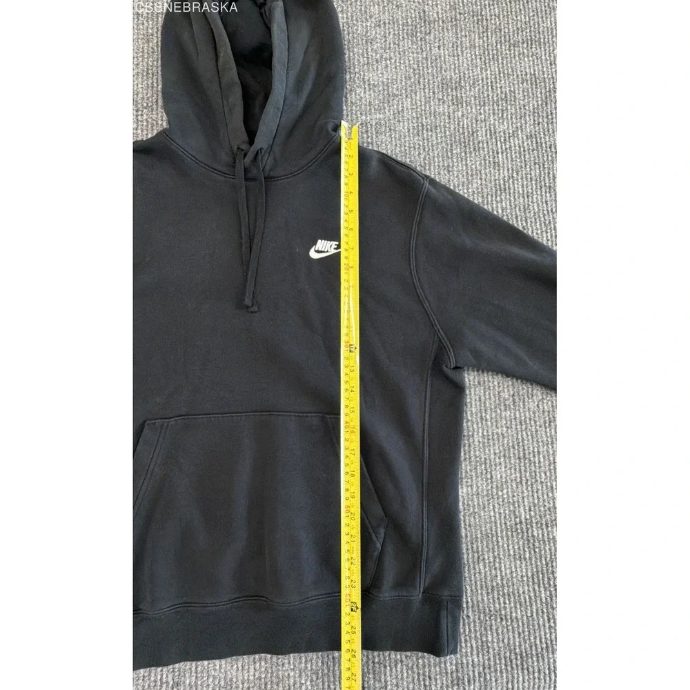 Nike Black Mens‎ Pullover Hoodie featuring an embroidered logo - Size M